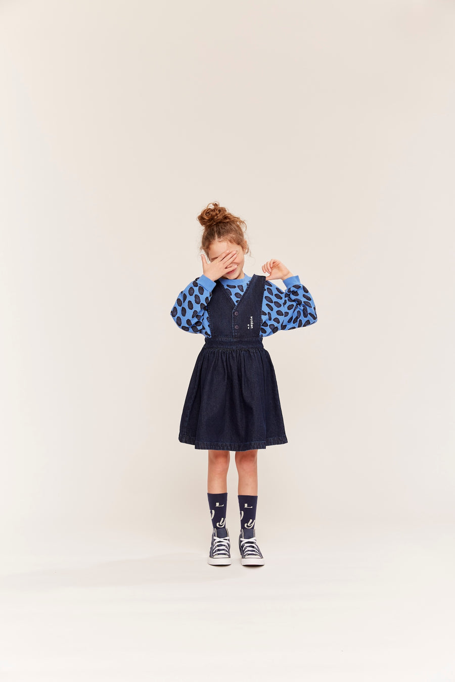 [Wynken]   ANNKA PINAFORE