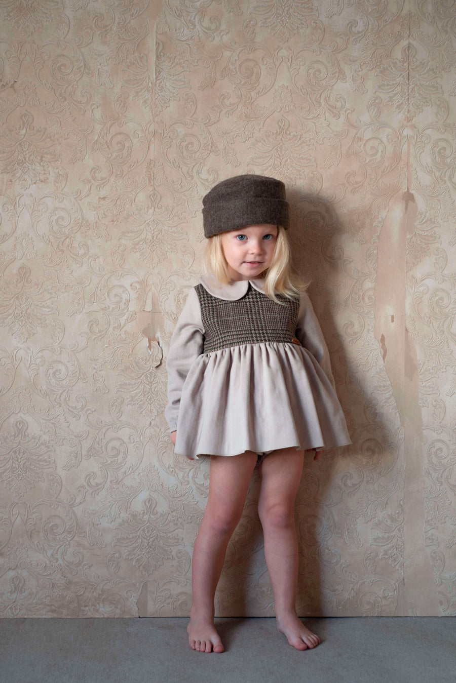 [popelin]   Mod.1.3 Sand romper suit with skirt and baby collar