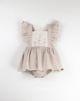 [Popelin]   Sand romper suit with frill
